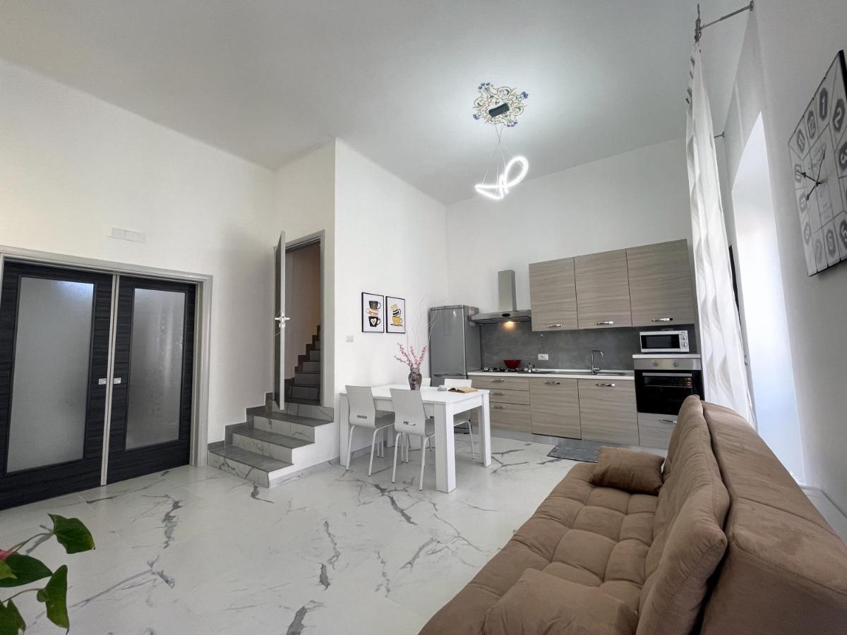Palazzo Degli Artigiani Con Terrazza E Comfort In Centro Apartment Gallipoli